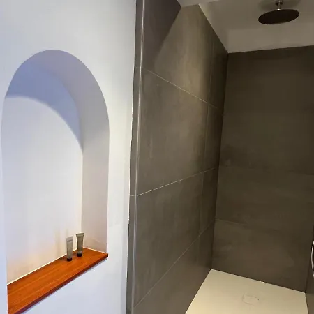 Hotel Inthemia *